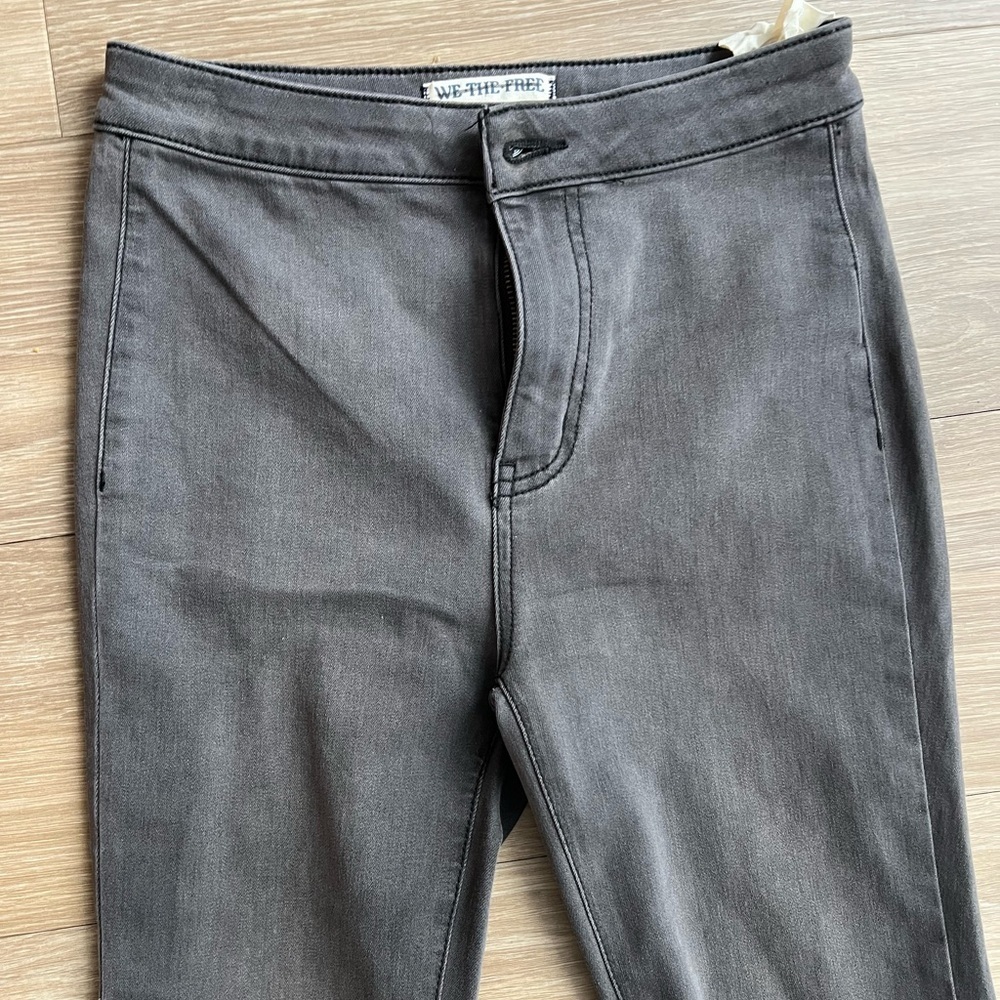 NWOT $78 FREE PEOPLE HIGH RISE DARK WASH JUST FLOAT ON FLARE JEANS Size 26 Black - Picture 4 of 5